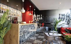 Ibis Cannes Plage La Bocca